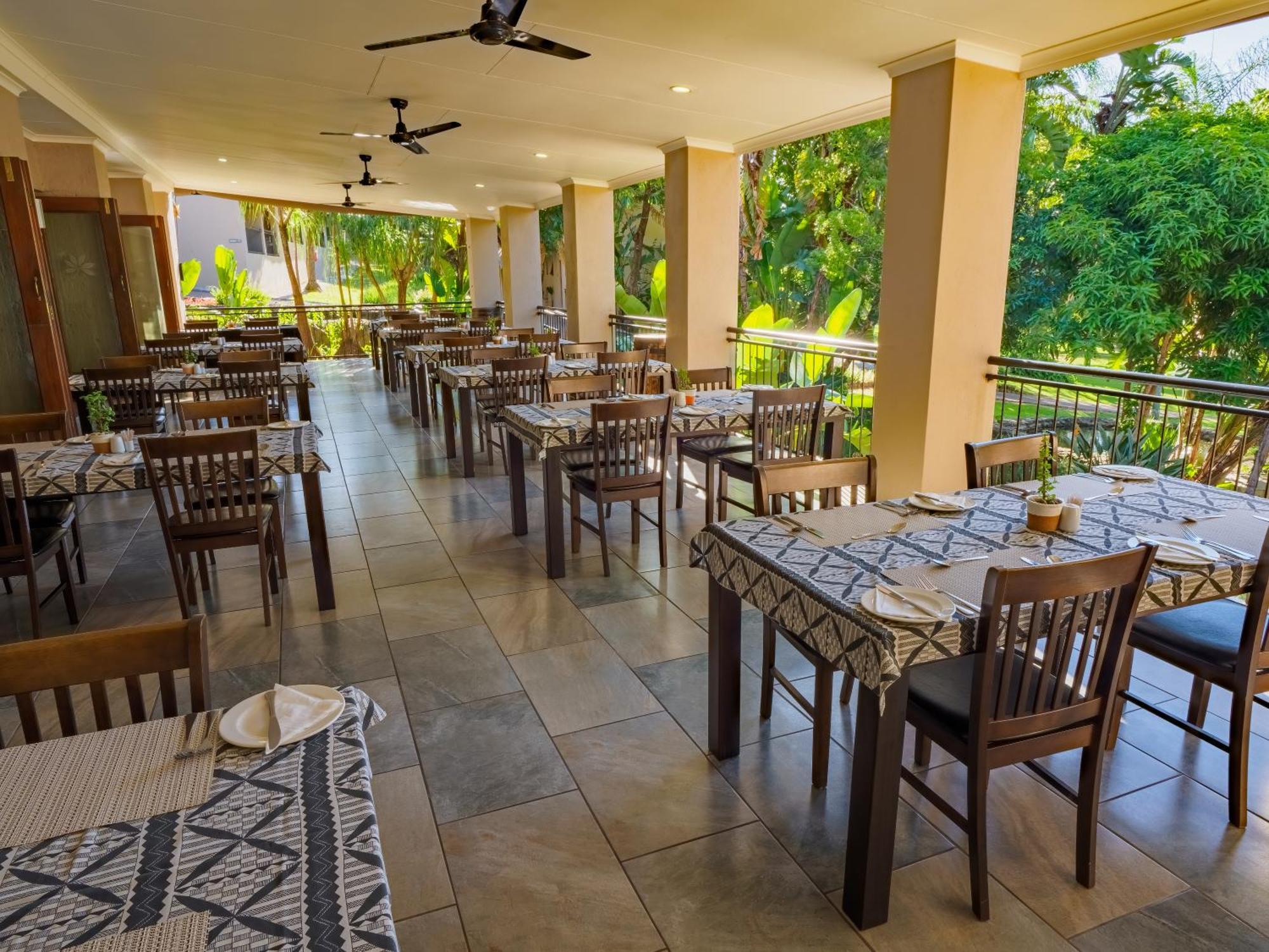 Umbhaba Eco Hotel 4*