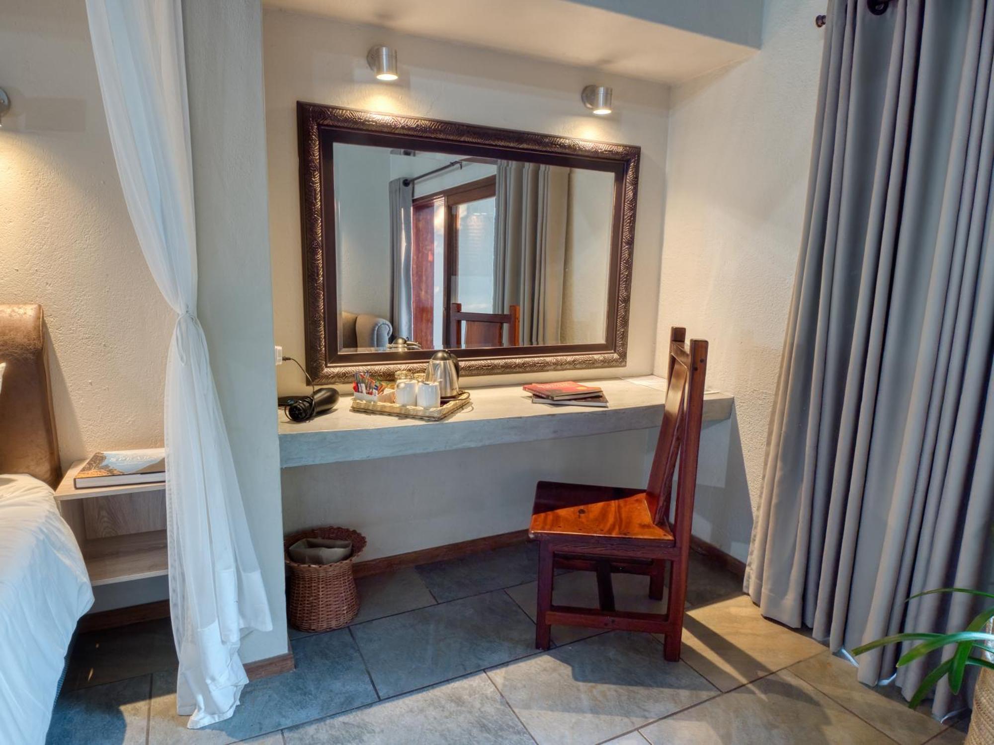Hotel Umbhaba Eco 4*